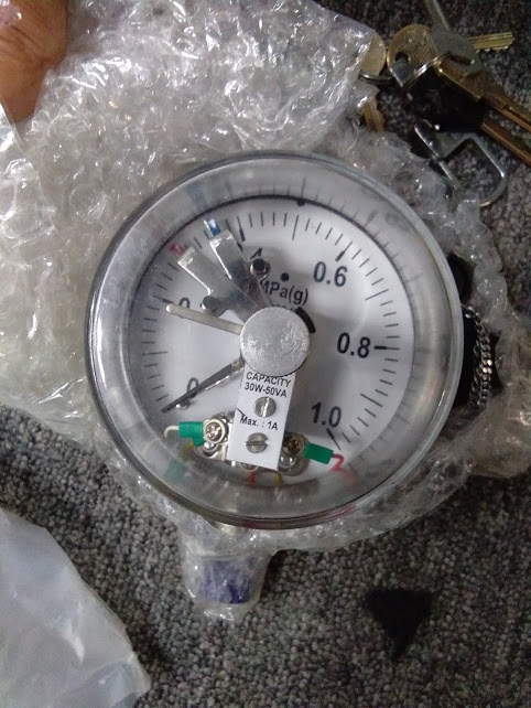 Đồng hồ áp suất 3 kim tiếp điểm điện